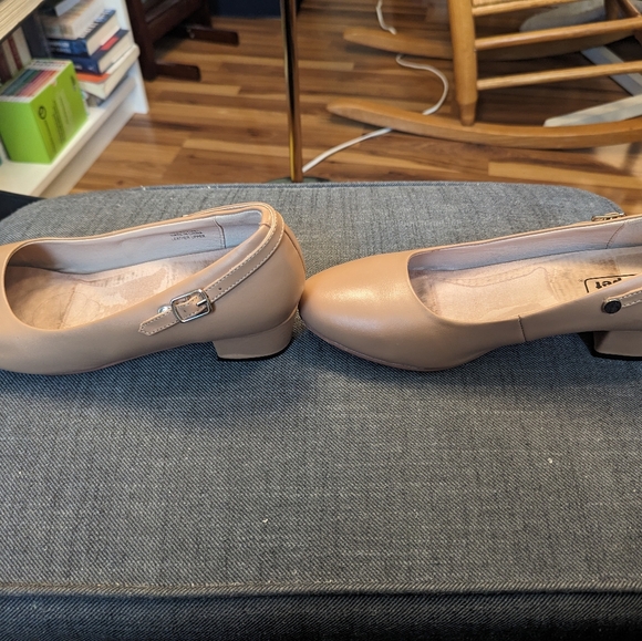 Propet zuri tan heels 8.5ww - Picture 3 of 6